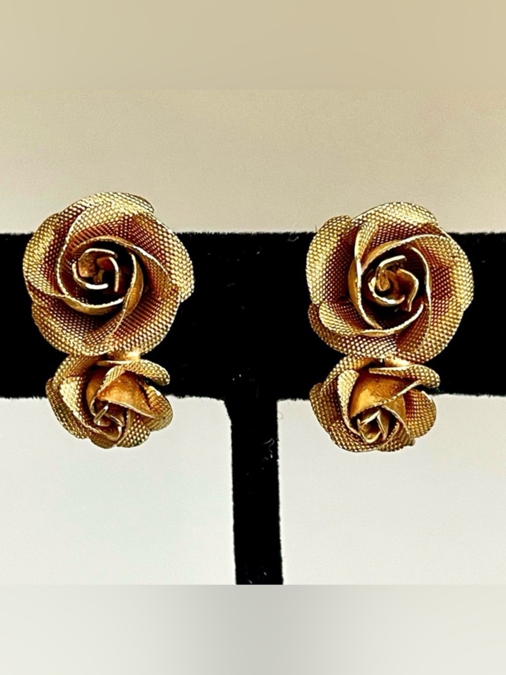 Lewis Segal California Vintage Gold Tone Double Rose Clip-On Earrings 1950 Retro